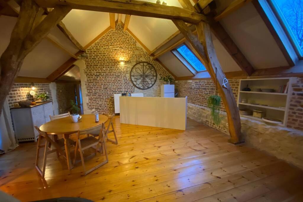 Charmant Appartement Dans Une Ancienne Ferme Nijvel Buitenkant foto