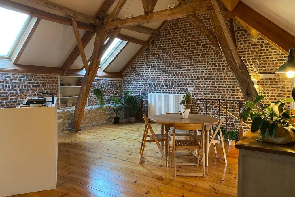 Charmant Appartement Dans Une Ancienne Ferme Nijvel Buitenkant foto