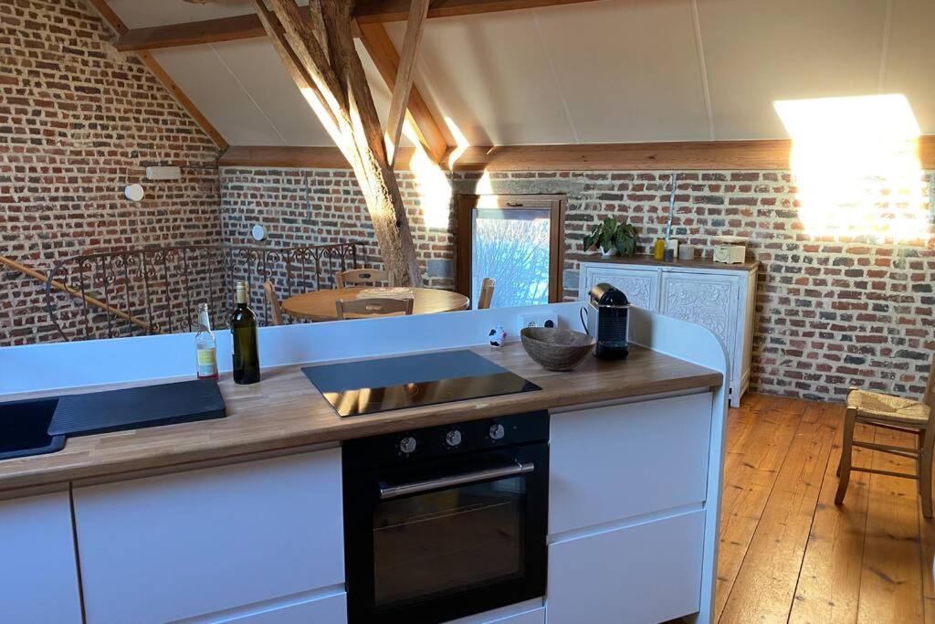Charmant Appartement Dans Une Ancienne Ferme Nijvel Buitenkant foto